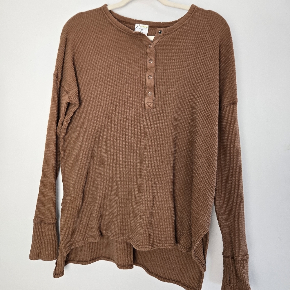 Arie Brown Boxy Buttoned Long Sleeve
